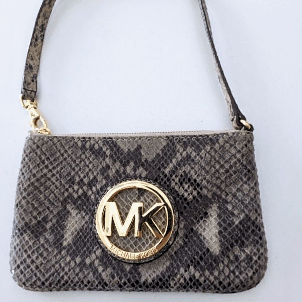 Michael Kors Wristlet Snake Skin Gold Emblem Zip Closure MK Bag 5" x 3" Animal - Picture 5 of 6